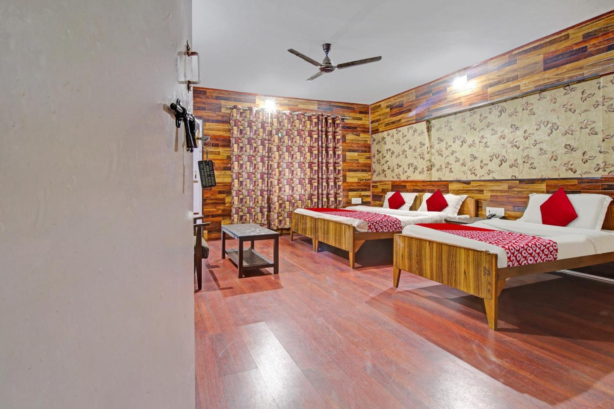 Hotel Ab-I-Hayat Srinagar  Exterior photo