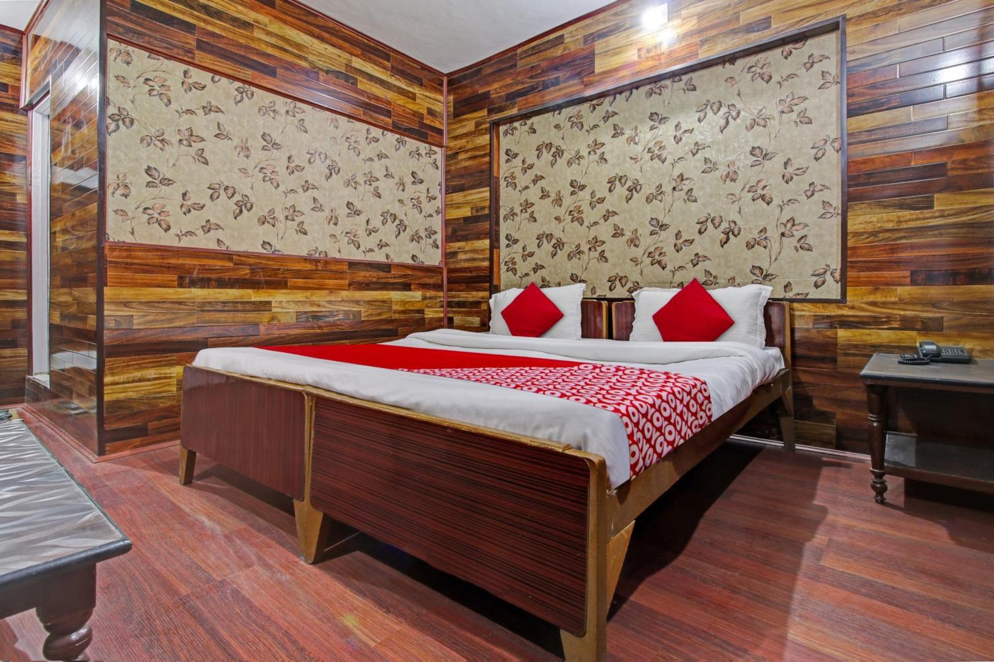 Hotel Ab-I-Hayat Srinagar  Exterior photo